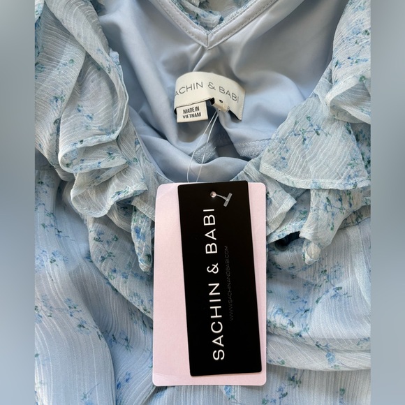 Sachin & Babi Ivy Chiffon Flutter-Sleeve Ruffled V-Neck Gown - Picture 9 of 9